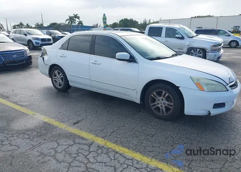 2006 Honda Accord 2.4 Ex z USA, uszkodzony, nr VIN 1HGCM56756A117743